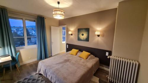 1 queen bed