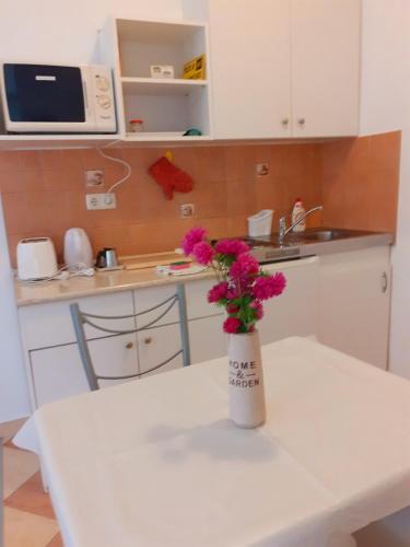 Petra Apartmanhaz in Kehidakustanija