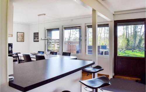 virtuve, Gorgeous Home In Listerby in Fallo