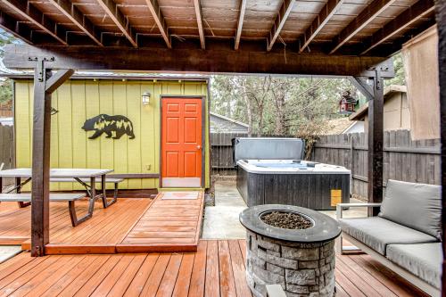 The Painted Bear in Woodlands, USA