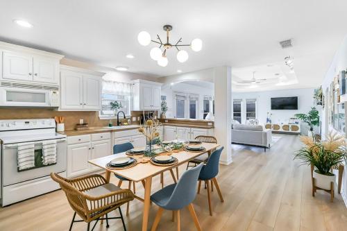 BeachN Inn home in Crystal Beach, USA