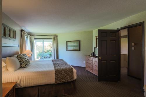 Pacific Shores Resort & Spa