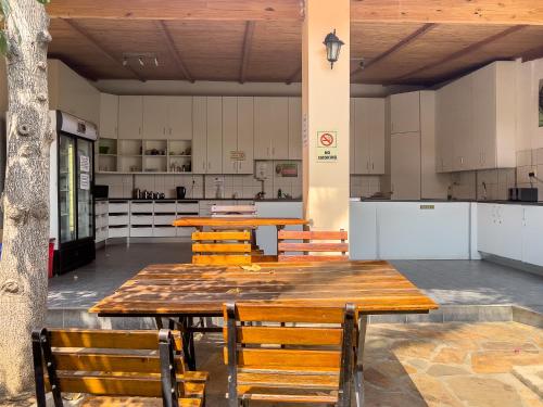 Cocina, Chameleon Backpackers & Guesthouse in Windhoek
