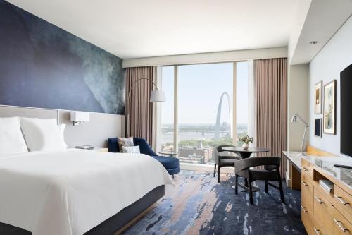 401317741 Four Seasons St. Louis