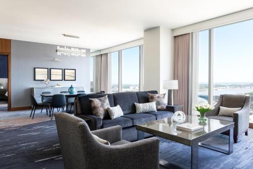401323074 Four Seasons St. Louis