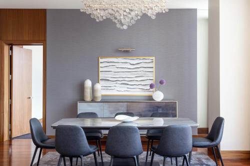 401325289 Four Seasons St. Louis