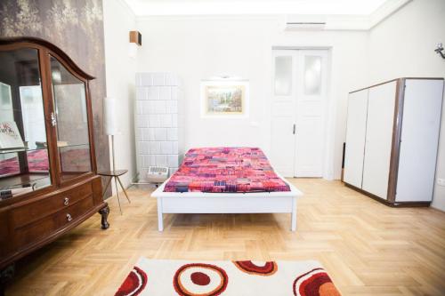 N40 by Small Home Budapest - Tap to explore photos