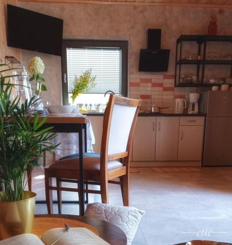 2 bedrooms, 5 beds