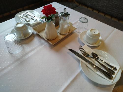 Bed and Breakfast Am Knittenberg - 식음료(F&B)