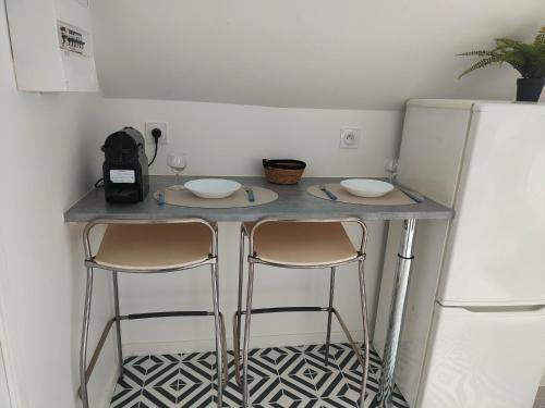 Les Lofts De Provins: Apt 6 - Tap to explore photos