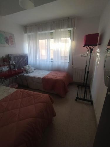 Céntrico piso con aparcamiento gratuito Céntrico piso con aparcamiento gratuito