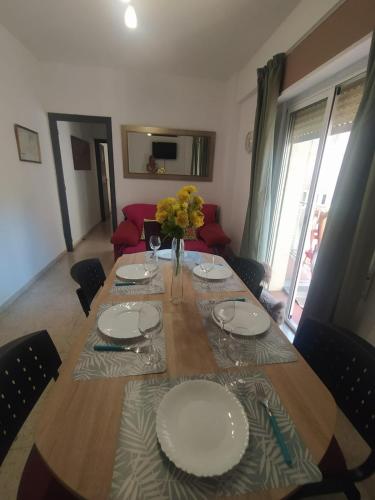 Céntrico piso con aparcamiento gratuito Céntrico piso con aparcamiento gratuito