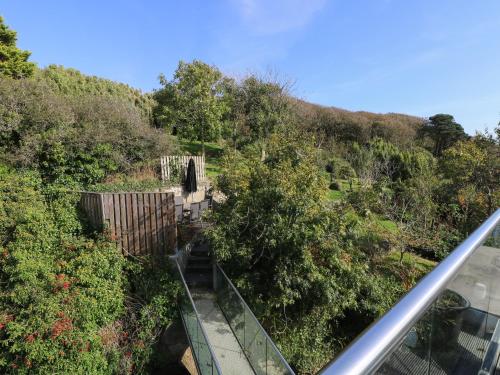 The Upper Deck - image 8