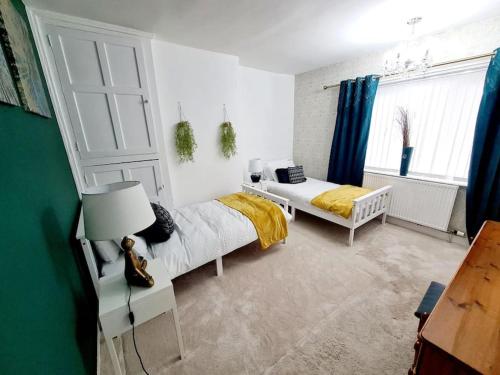Luxury 3-BR Sheffield Home - Warm & Cosy