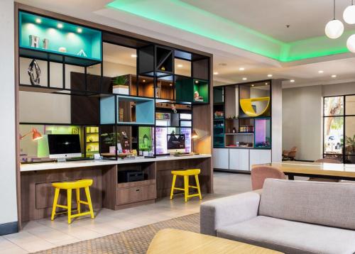 Holiday Inn & Suites Phoenix-Mesa-Chandler, an IHG Hotel