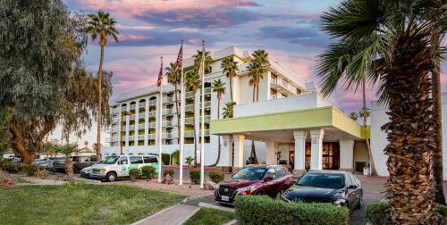 Holiday Inn & Suites Phoenix-Mesa-Chandler, an IHG Hotel