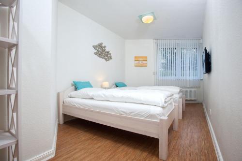 Apartment with Terrace image 6