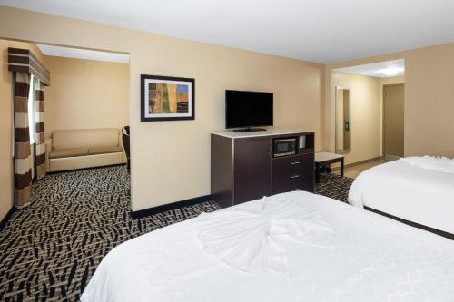 Holiday Inn Poughkeepsie, an IHG Hotel