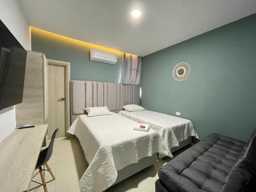 3 twin beds