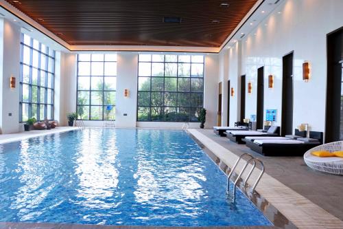 Wyndham Grand Plaza Royale Zhaotong - 수영장
