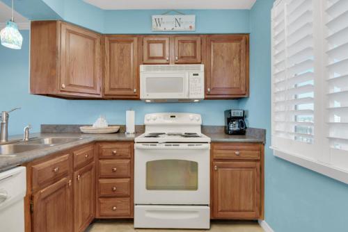 Unit 615 - West View Silver Unit - image 3