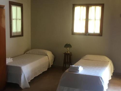 3 twin beds