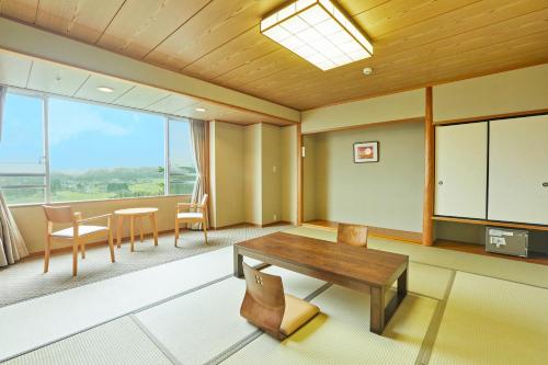 Japanese-style Room with 10 Tatami (MAX 5 Adults)
