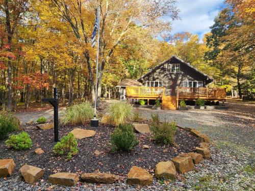 Awesome home in Albrightsville with 3 Bedrooms, with an Outdoor Heated swimming pool