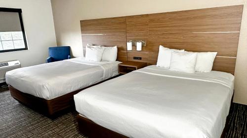 2 queen beds