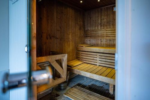 Captain's Club Hotel & Spa near Solent Meads Golf Centre