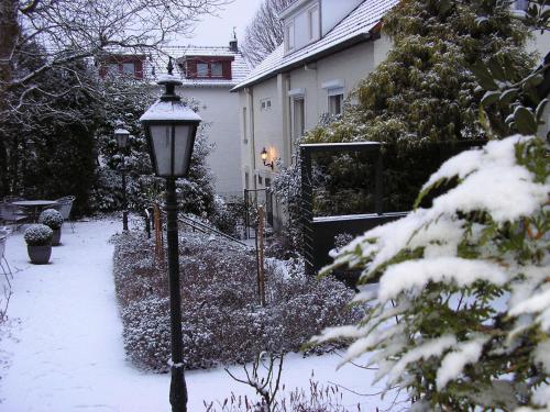 Walnut Lodge Bed & Breakfast - image 3