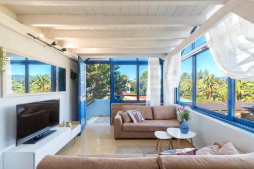 Govino Bay Luxury Beach Loft Apartment
