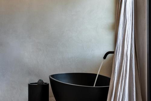 Aeonic Suites and Spa - image 6