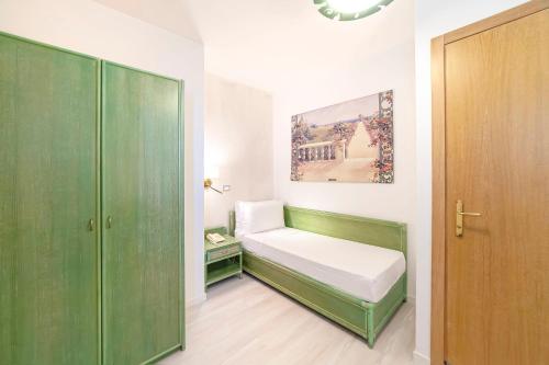 American Hotel - main image