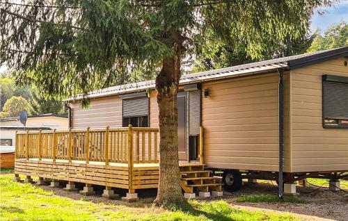 Beautiful caravan in Lohmen am See with WiFi and 2 Bedrooms