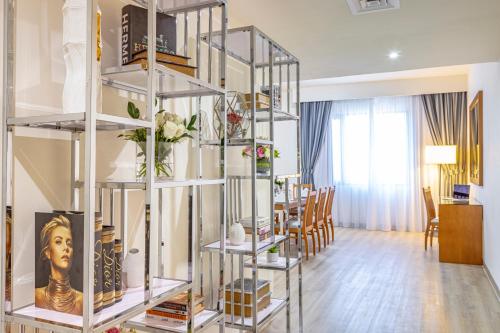 Golden Sands Suites - image 5