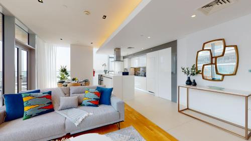Bluewaters Island 2 and 1 BDR Apart with Sea Views - image 11