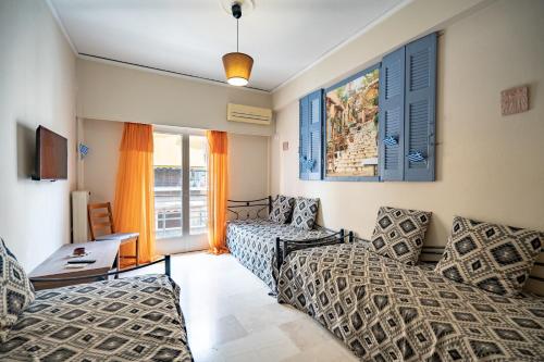 Acropolis Athens 1 bedroom 6 persons apartment.