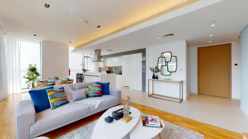 Bluewaters Island 2 and 1 BDR Apart with Sea Views - image 3