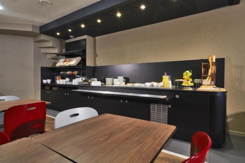 Ресторант, Campanile PRIME - Paris Levallois-Perret in Левалоа-Пере