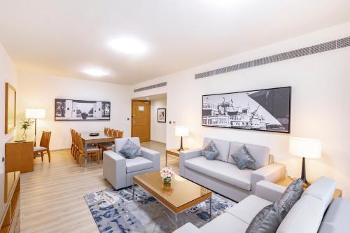 Golden Sands Suites, Дубай (фото 6)