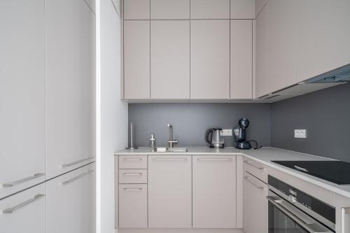 Superior Apartment image 8