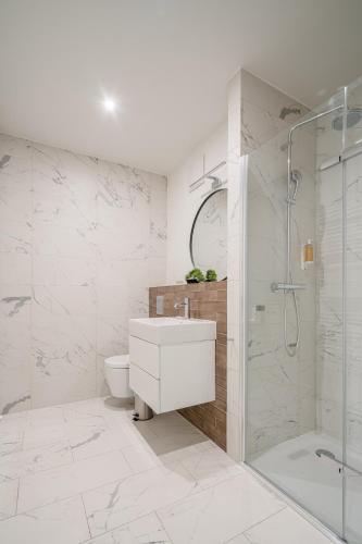 Superior Apartment image 6