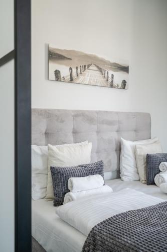 Studio Apartment image 6