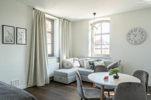 Studio Apartment image 7