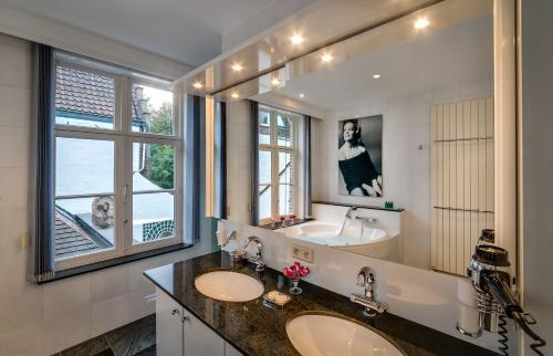 Canalside House - Luxury Guesthouse photo 2