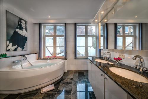 Canalside House - Luxury Guesthouse - image 5