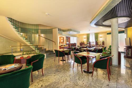 Dreamhotel 2