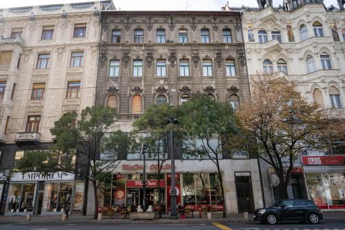 Retro Rebel Mode Apartment, Budapest