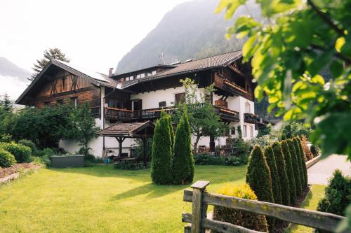 Gasthof Residence Brugghof & Erlhof 4